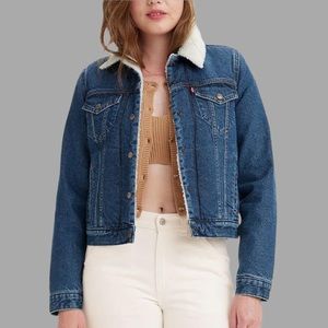 NWOT Levi's Women's Original Sherpa Trucker Jacket Sz Small‎